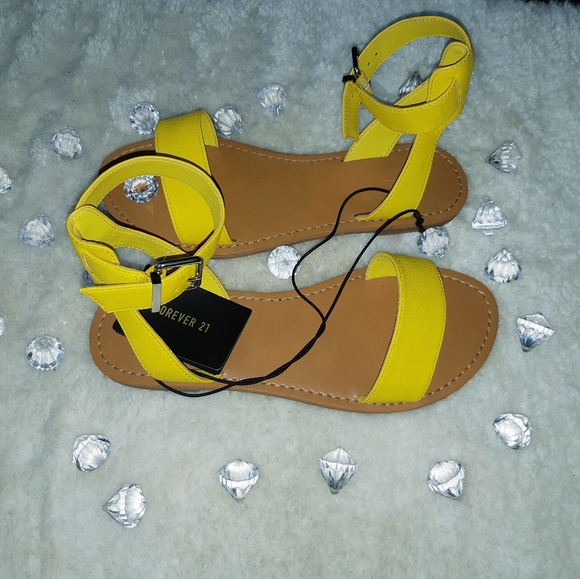 Slippers - Picture 1 of 3